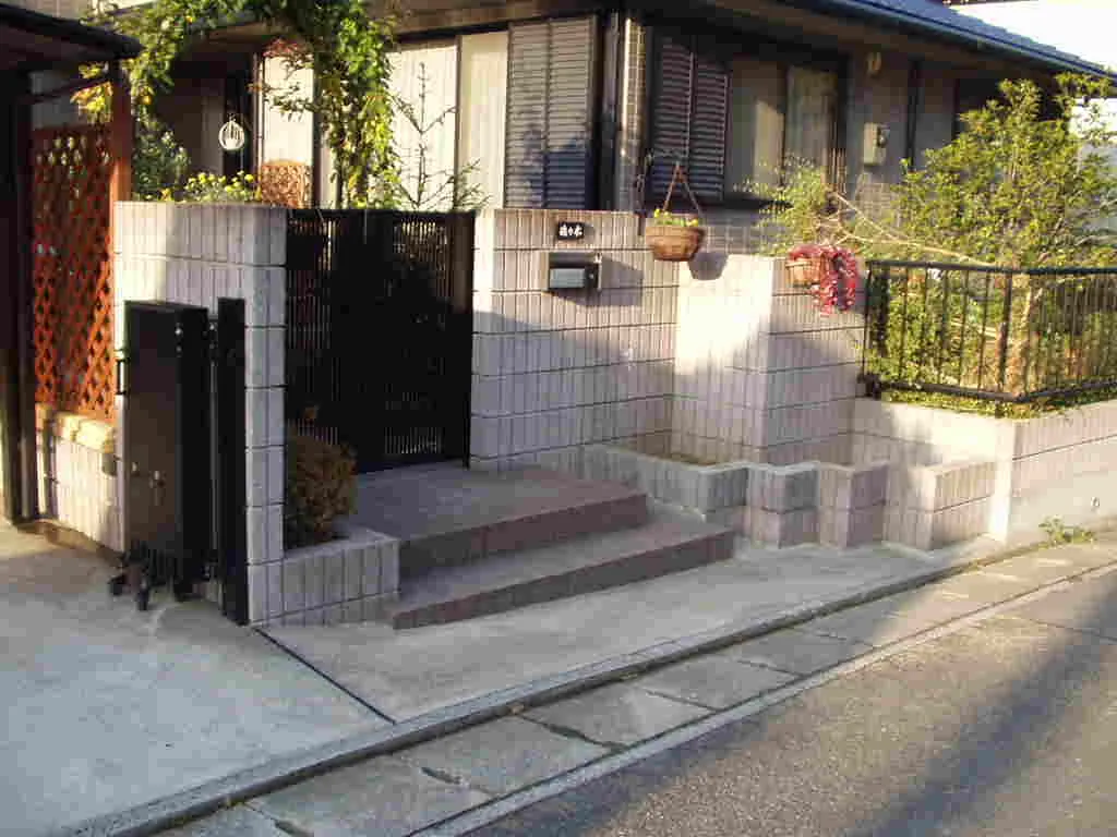 毎年の垣根の剪定に疲れ気味なので（鞍手郡鞍手町）施工写真1